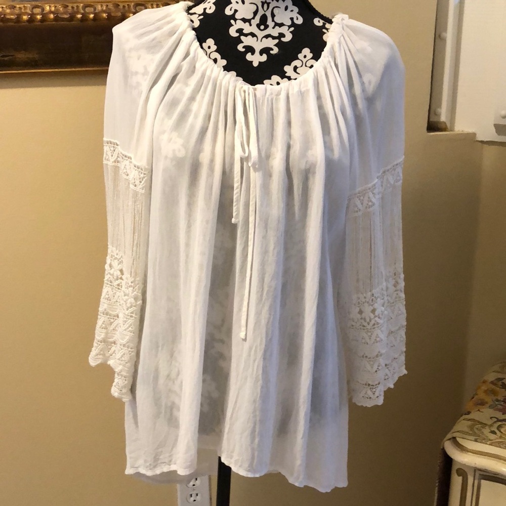 👉XCVI Stunning Boho gathered neckline tie cord, string statement sleeves blouse